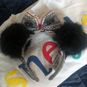 NWT Disney Parks Holiday Minnie Mouse Pom Pom Ears